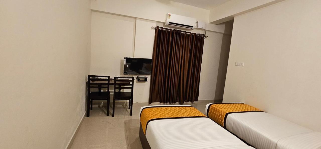 Blueway Residency Downtown Hotel 트리반드룸 외부 사진