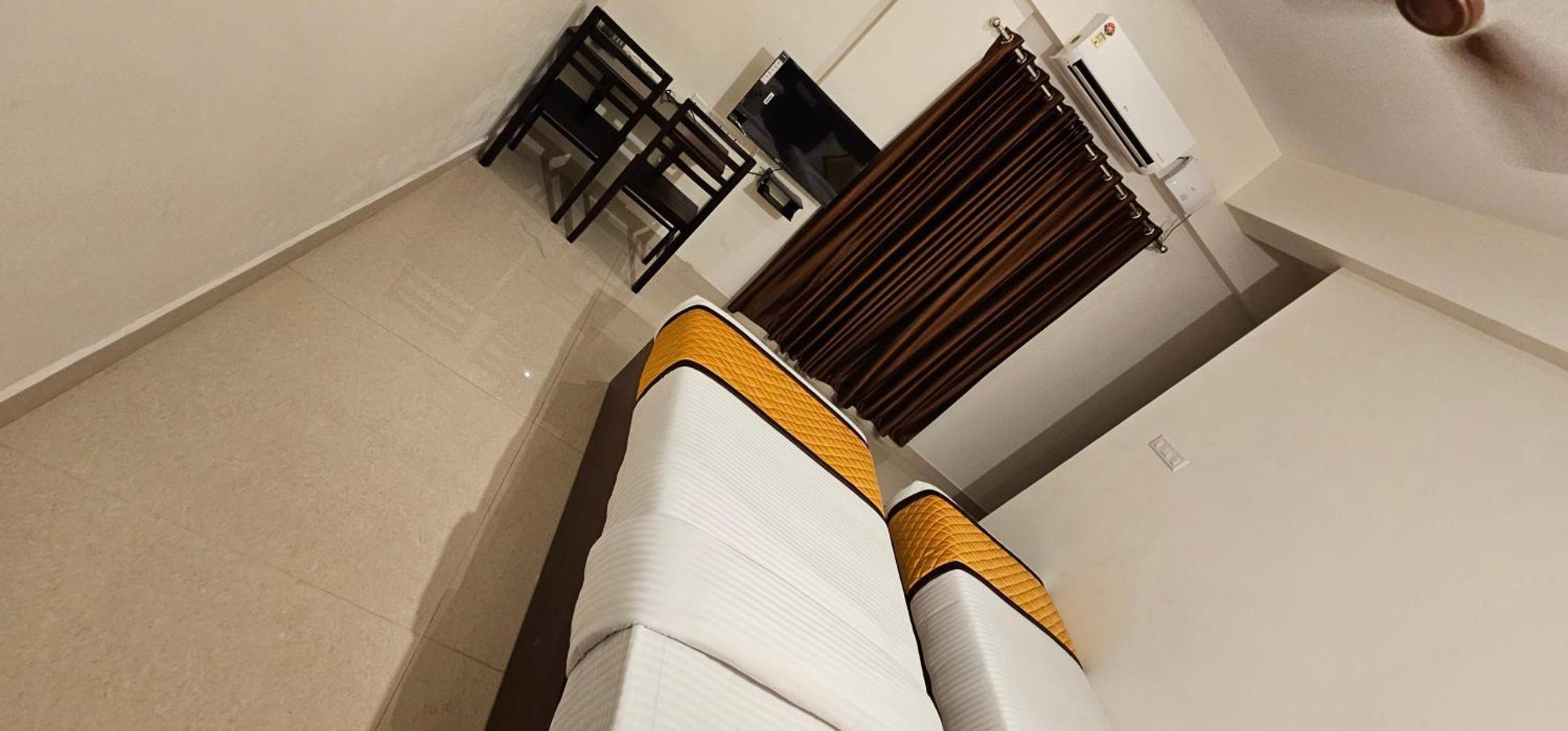 Blueway Residency Downtown Hotel 트리반드룸 외부 사진