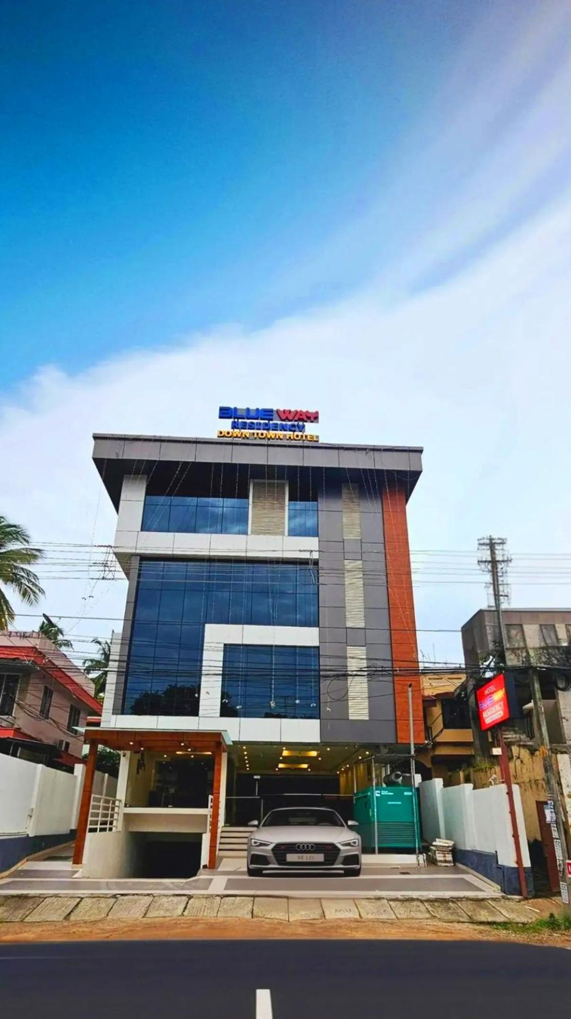 Blueway Residency Downtown Hotel 트리반드룸 외부 사진